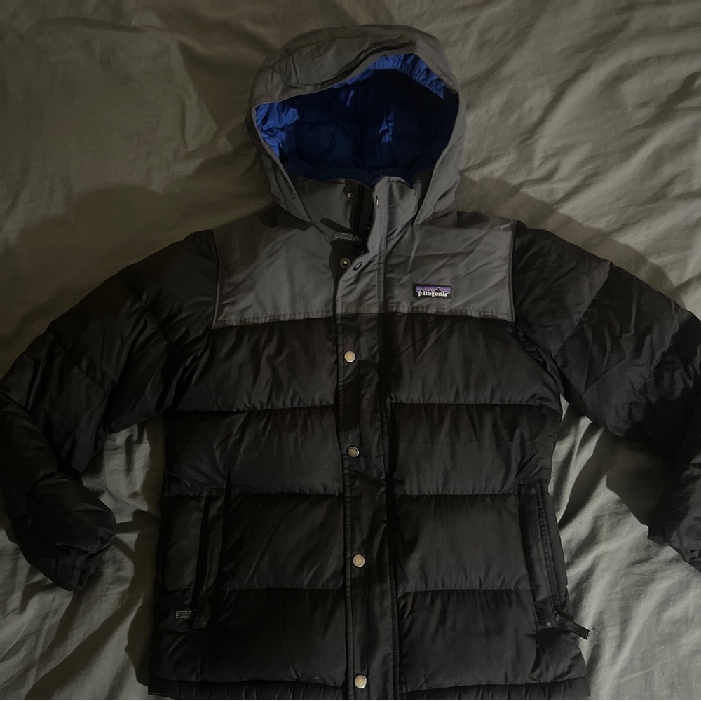 Patagonia Kids’ Bivy Down Hoody #68310  Size: M/10 Polyester Duckdown Blue Black
